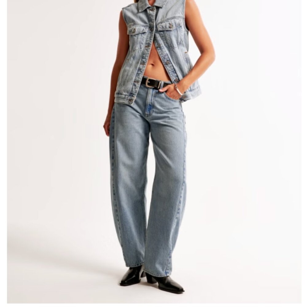 Abercrombie Curve Love Mid Rise Barrel Jean